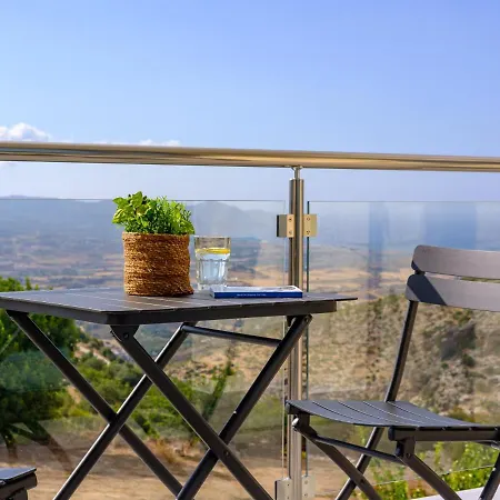 Villa Magnificent Holiday With Pool And Stunning Sunset Views All Yours Peristerona (Paphos)