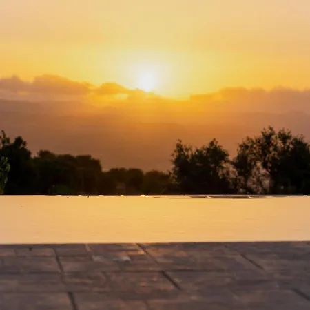 Magnificent Holiday With Pool And Stunning Sunset Views All Yours