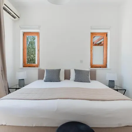 فيلة Magnificent Holiday With Pool And Stunning Sunset Views All Yours Peristerona (Paphos)